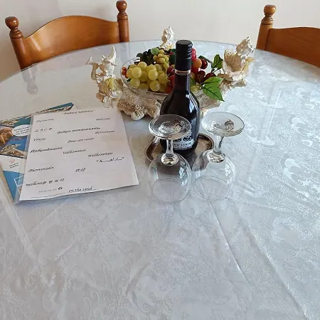 On The I - Beachfront Family شقة Corinth