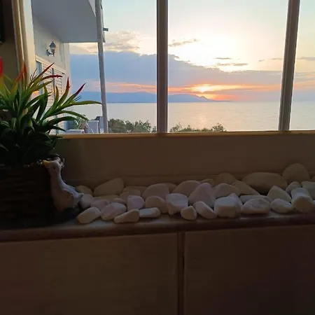 On The I - Beachfront Family *