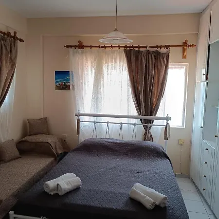 On The I - Beachfront Family Apartament Corinth