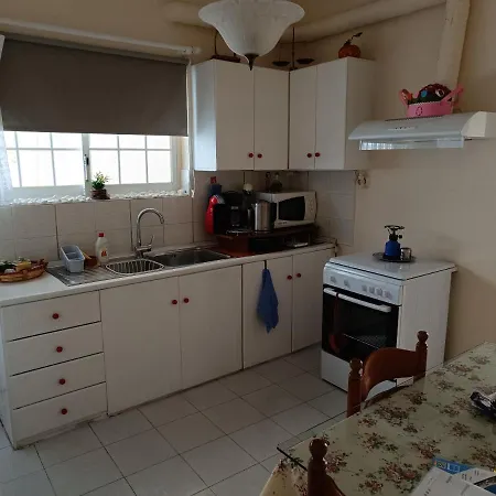 On The I - Beachfront Family Corinth