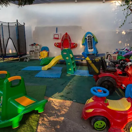 شقة On The I - Beachfront Family Corinth