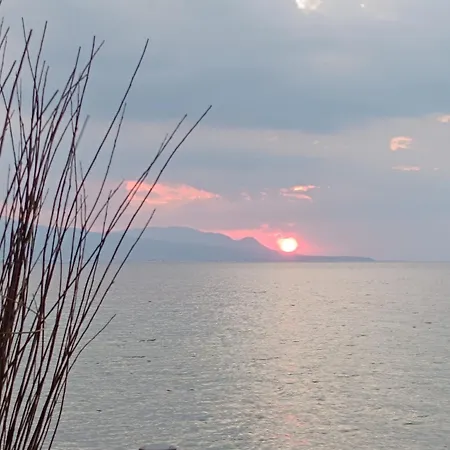 On The I - Beachfront Family * Corinth