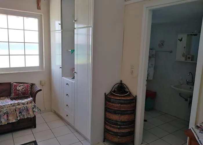 On The I - Beachfront Family * Corinth