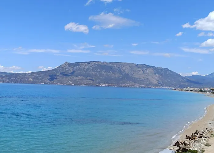 Lägenhet On The I - Beachfront Family Corinth