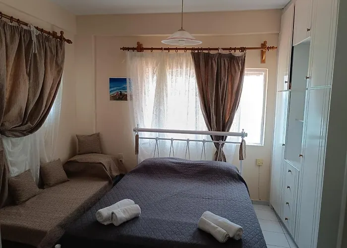 On The I - Beachfront Family Lägenhet Corinth