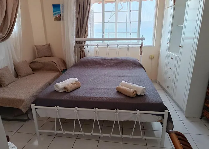 On The I - Beachfront Family Appartement Corinth