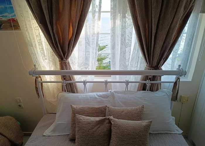 On The I - Beachfront Family Lägenhet Corinth