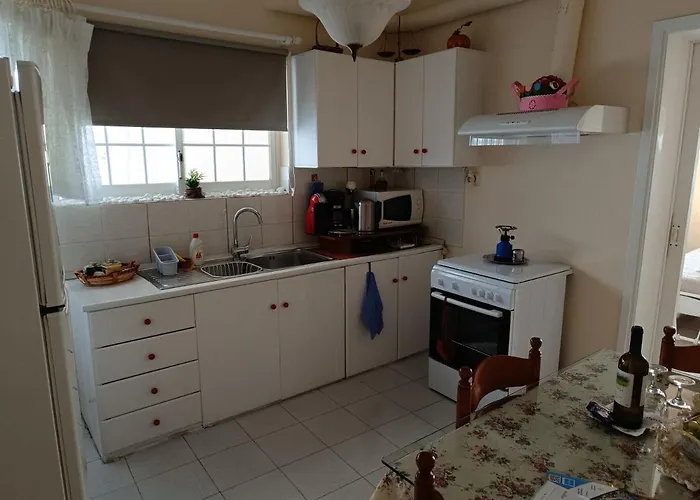 On The I - Beachfront Family Corinth