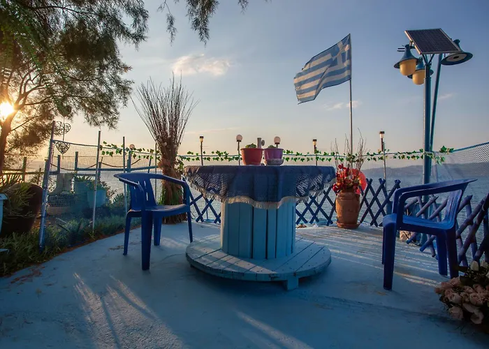 On The I - Beachfront Family