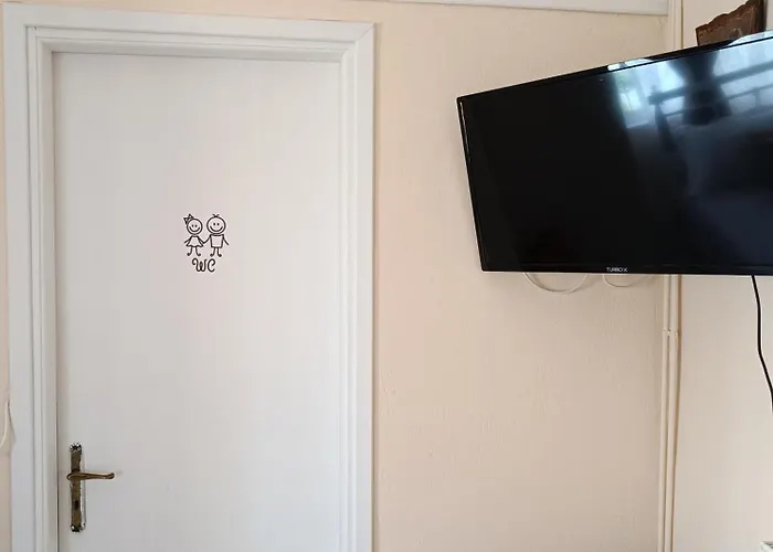 On The I - Beachfront Family Corinth