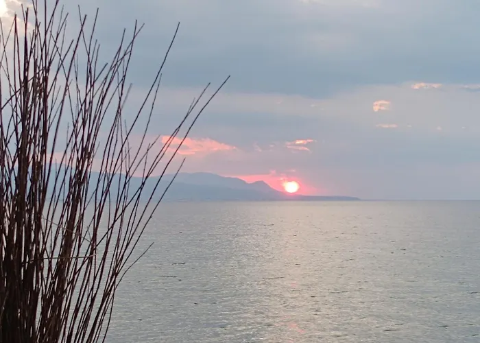 On The I - Beachfront Family * Corinth